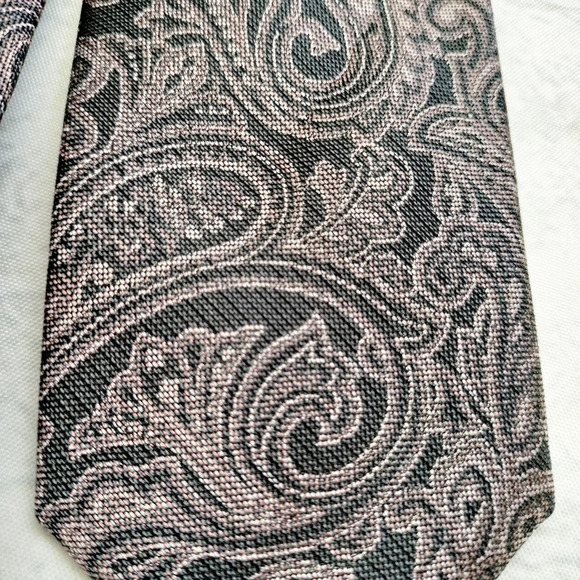 Ryan Seacrest Distinction Silk blend Skinny Necktie Tie Gray Paisley Luxury B - Picture 2 of 7
